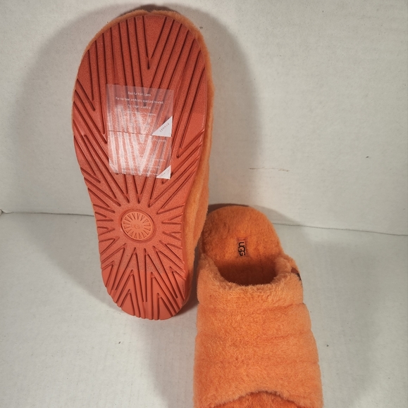 NWT Unisex UGG Fluff You Slides - Picture 3 of 10